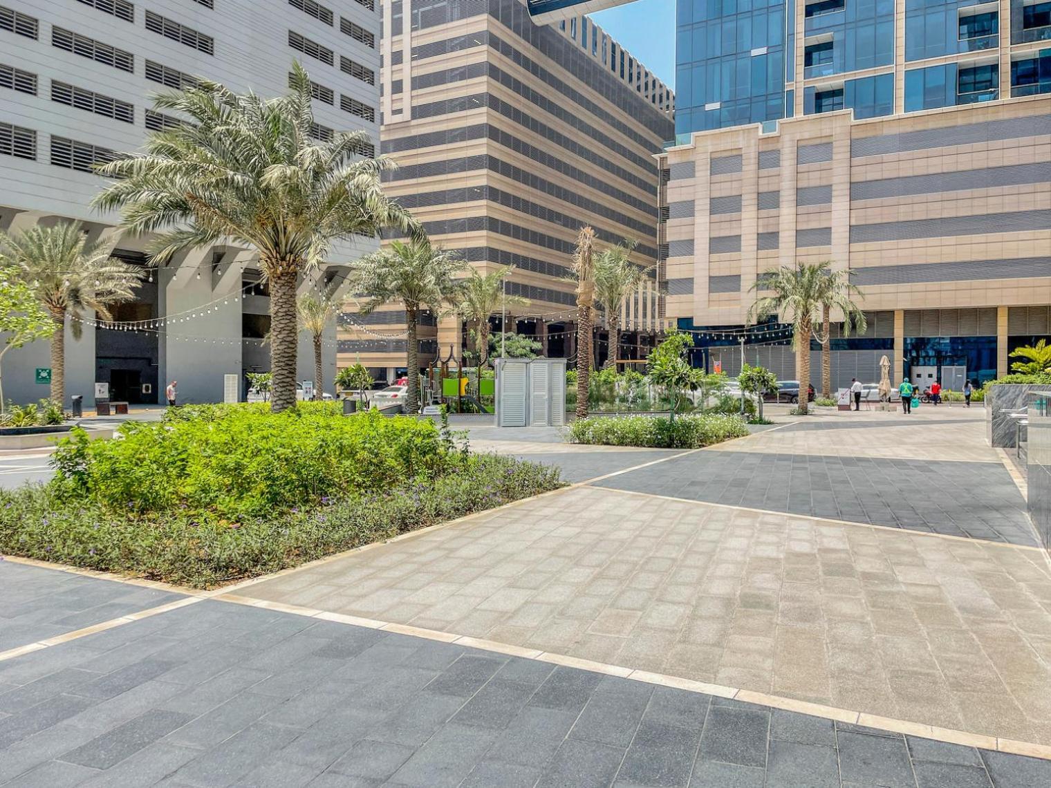 Blueground Sheikh Zayed Rd Pool Gym Dxb-387 Apartment *